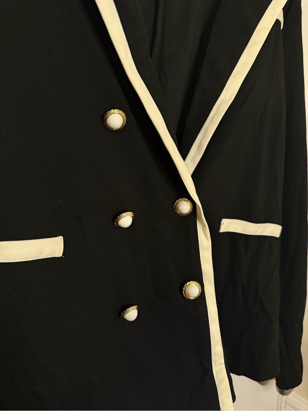 Fair Haven Black White Contrast Trim Blazer Gold Pearl Buttons Vintage Chic - Picture 3 of 5